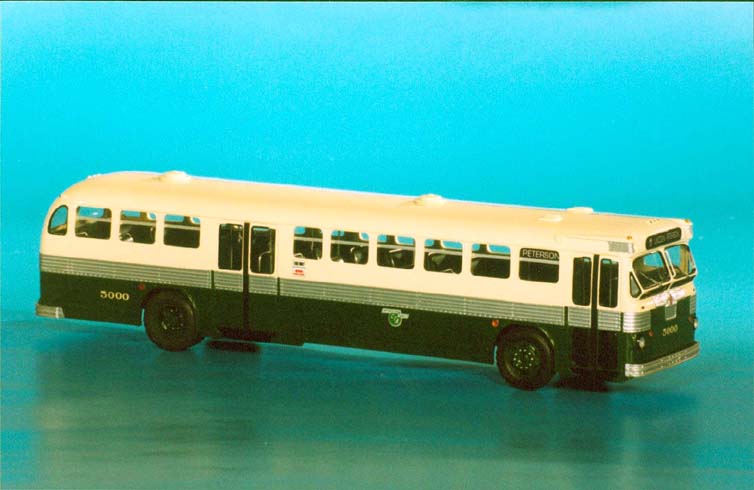 1950/51 Twin Coach 52-S2P (Chicago Transit Authority 5000-5499) - in "beltless" late 50s livery. SPTC225a Model 1 48