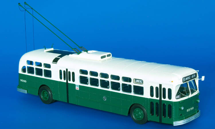 1951/52 marmon-herrington tc-49 trolleybus (cta chicago, 9413-9761 series) - 50s/60s everglades green & croydon cream SPTC422 Model 1 48