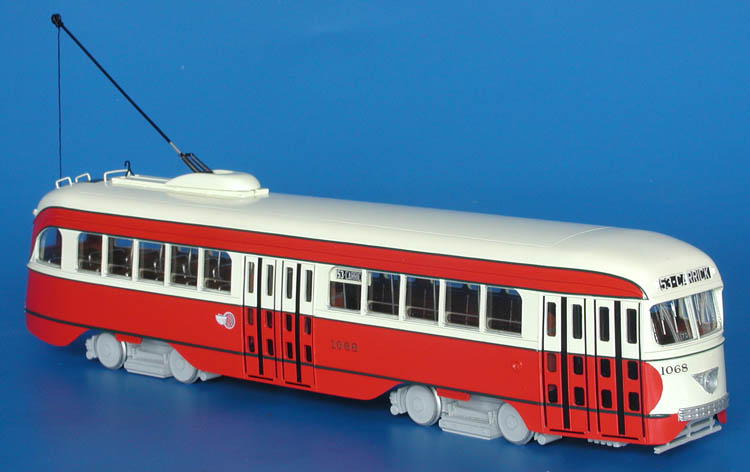 1937 Pittsburgh Railways Co. St.Louis Car Co. PCC (Job 1604; 1000-1099 series) - in late 1950s "Hourglass" livery. SPTC56-1 Model 1 48