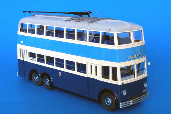 1938/39 Moscow JaTB-3 Trolleybus - post'40  2-door version. SPTC111b Model 1 43