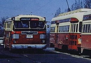 1950 Twin Coach 44-S (Toronto Transportation Commission 1320-1329 series) - 1960s livery.