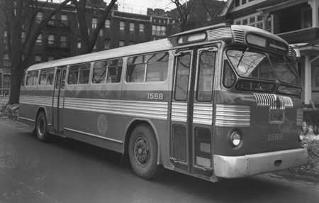 1947/48 Twin Coach 44-S (New York City Transit System 1525-1575; 1700-1829 series). SPTC236.03 Model 1 48