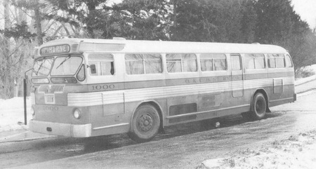 1947 Twin Coach 44-S (Omaha Transit Co. 1000).