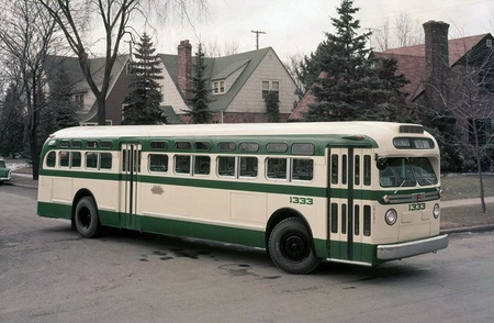 1956/57 gm tdh-5105 (detroit department of street railways 1331-1555 series). SPTC238.12a Model 1 48