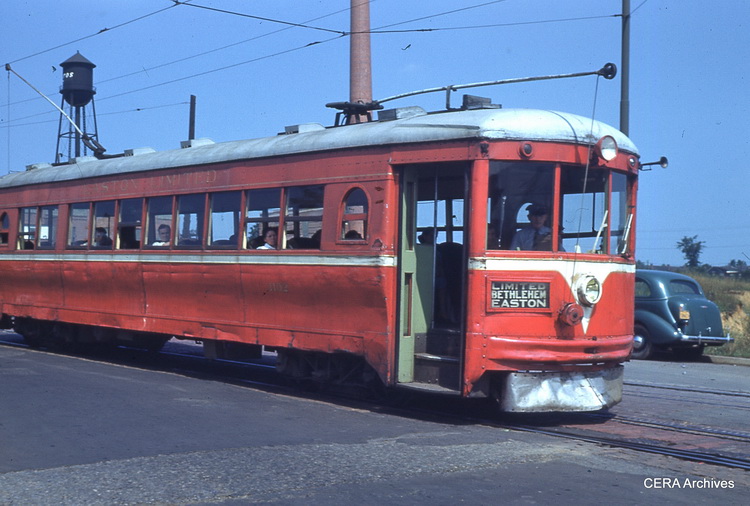 1929 lehigh valley transit cincinnati car co. curved-side car (1100-1003 series, ex-dayton & troy, acq. in 1938) -  post'41 livery with pearl gray roof SPTC458-1 Model 1 48