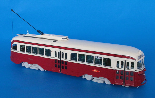 1942 Toronto Transit Commission Canadian Car & Foundry PCC (Order 1472, A-3 class, 4200-4259 series) - early 1960s livery. SPTC475-1 Model 1 48